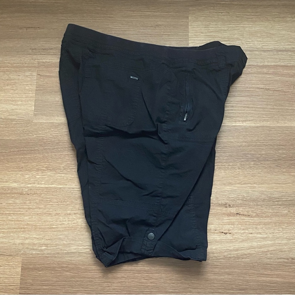 Chico’s 2 Black shorts